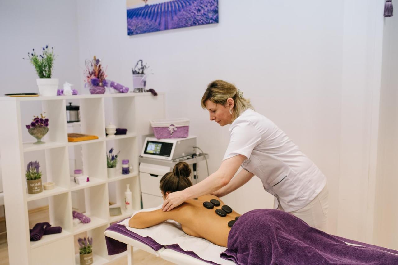 Caprioara Spa&Wellness Resort Ковасна Екстериор снимка