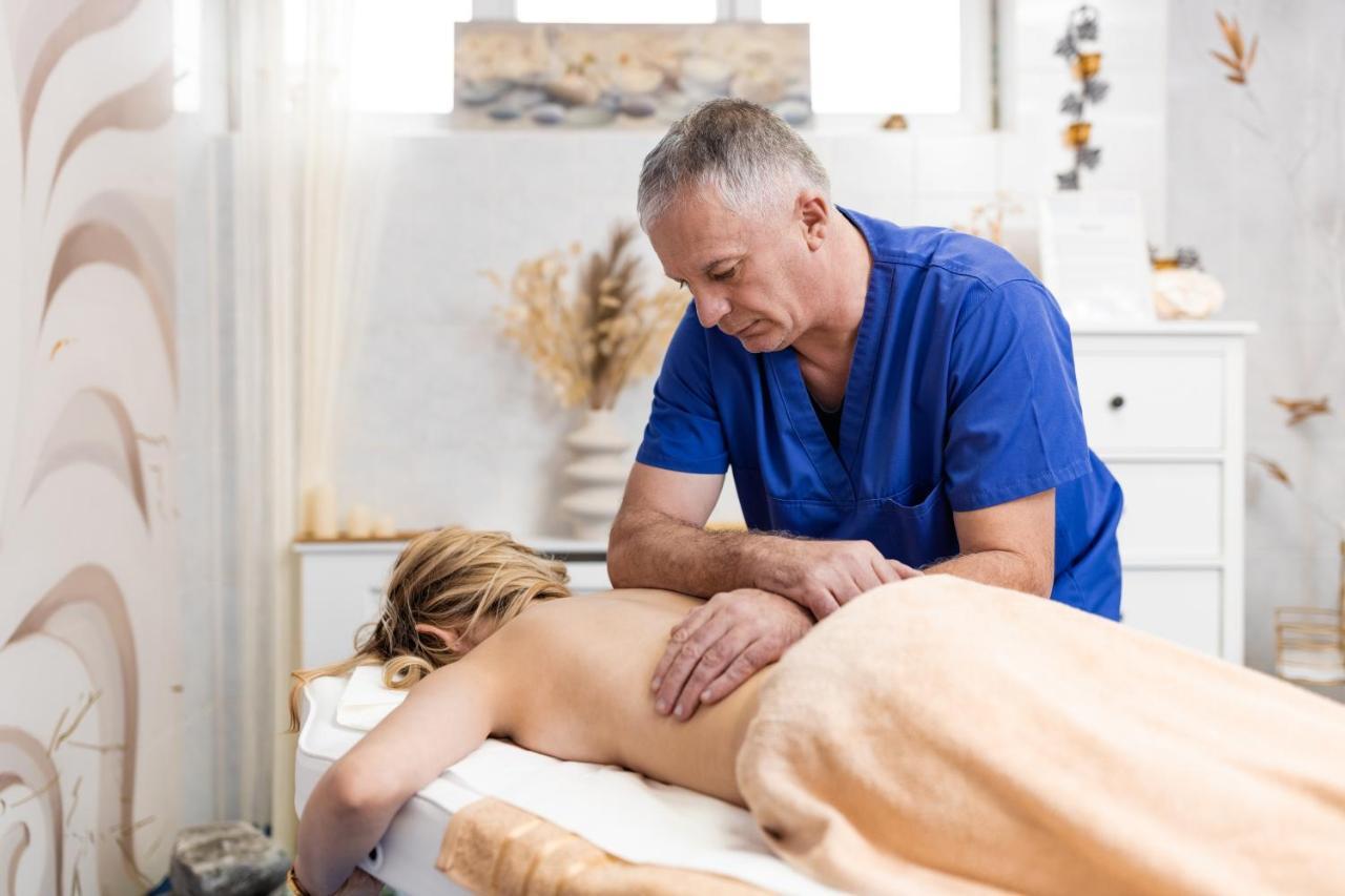 Caprioara Spa&Wellness Resort Ковасна Екстериор снимка
